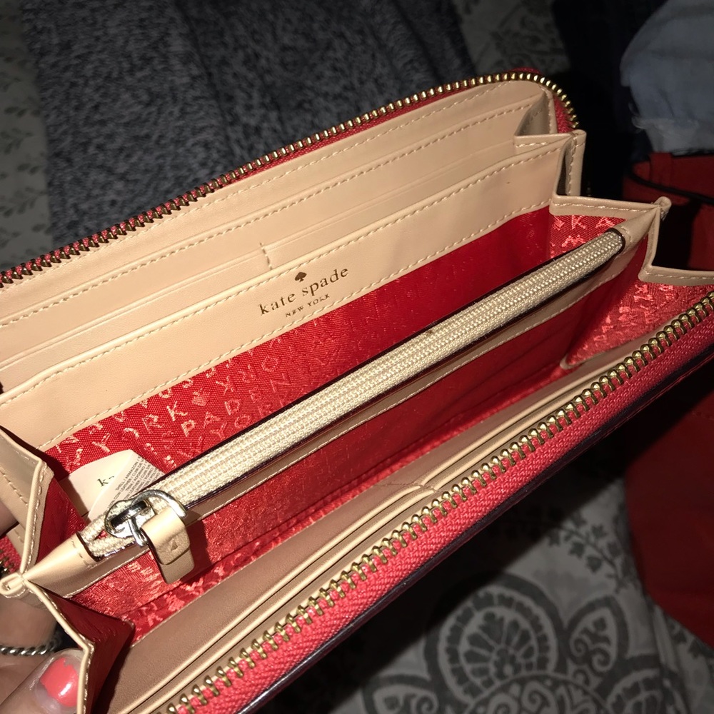 Kate Spade Wallet - Picture 5 of 8